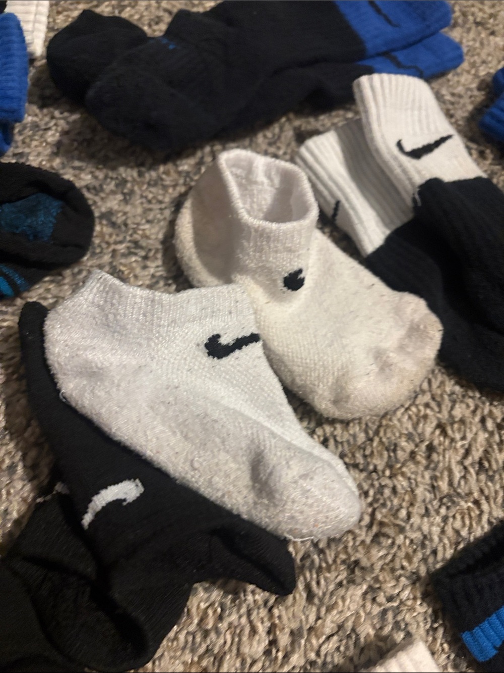 Kids sock lot - 22 pair- Nike and other brands - Picture 6 of 8